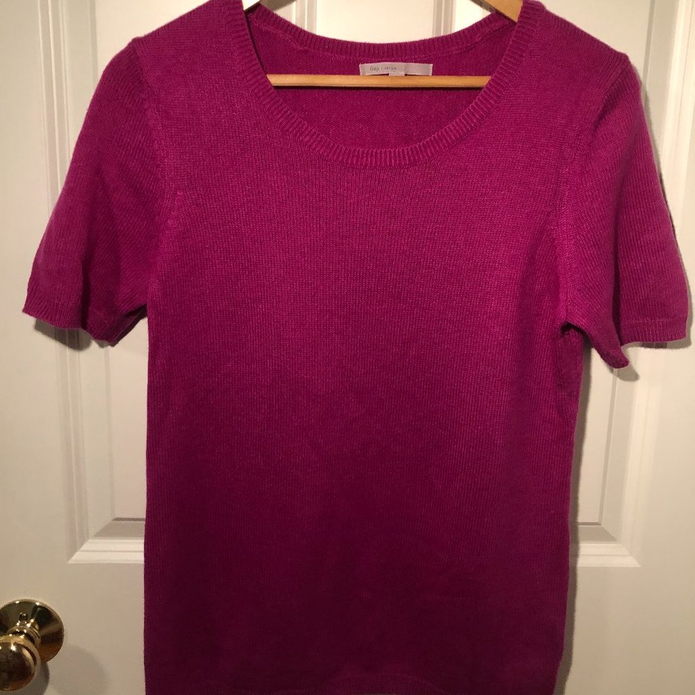 Gap women's pink short sleeve sweater size M